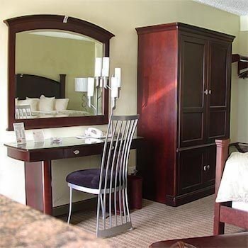 Marvin Apos S Garden Inn 41/47