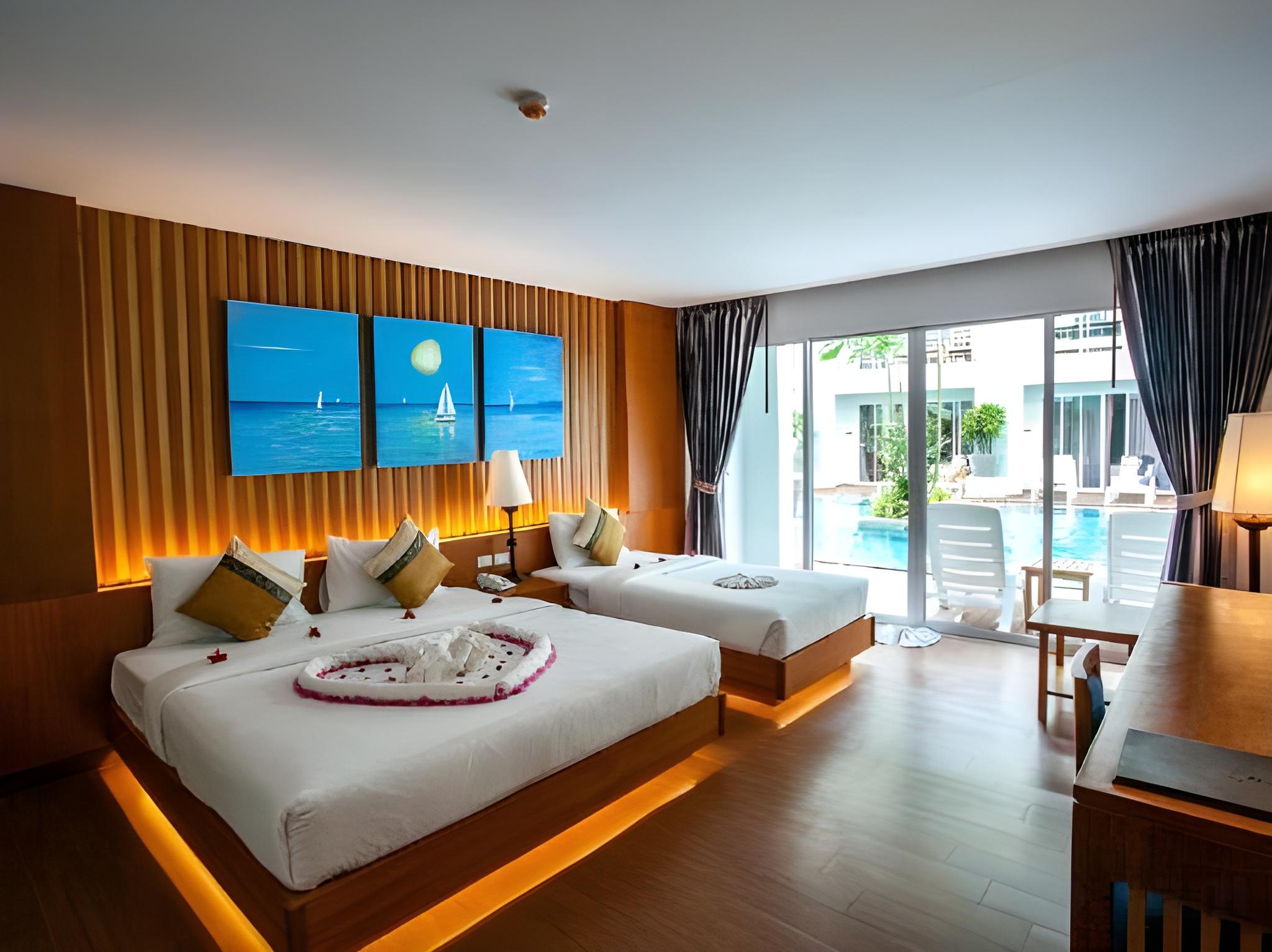Deluxe Double/Twin Pool Access