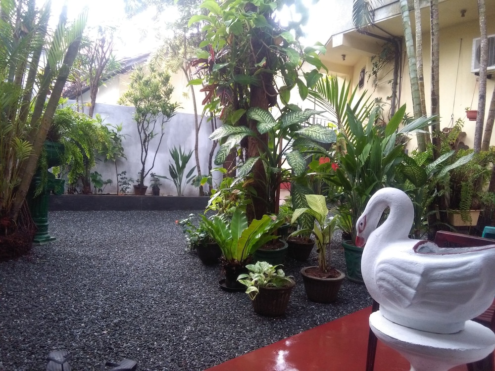 Mias Villa 8/18