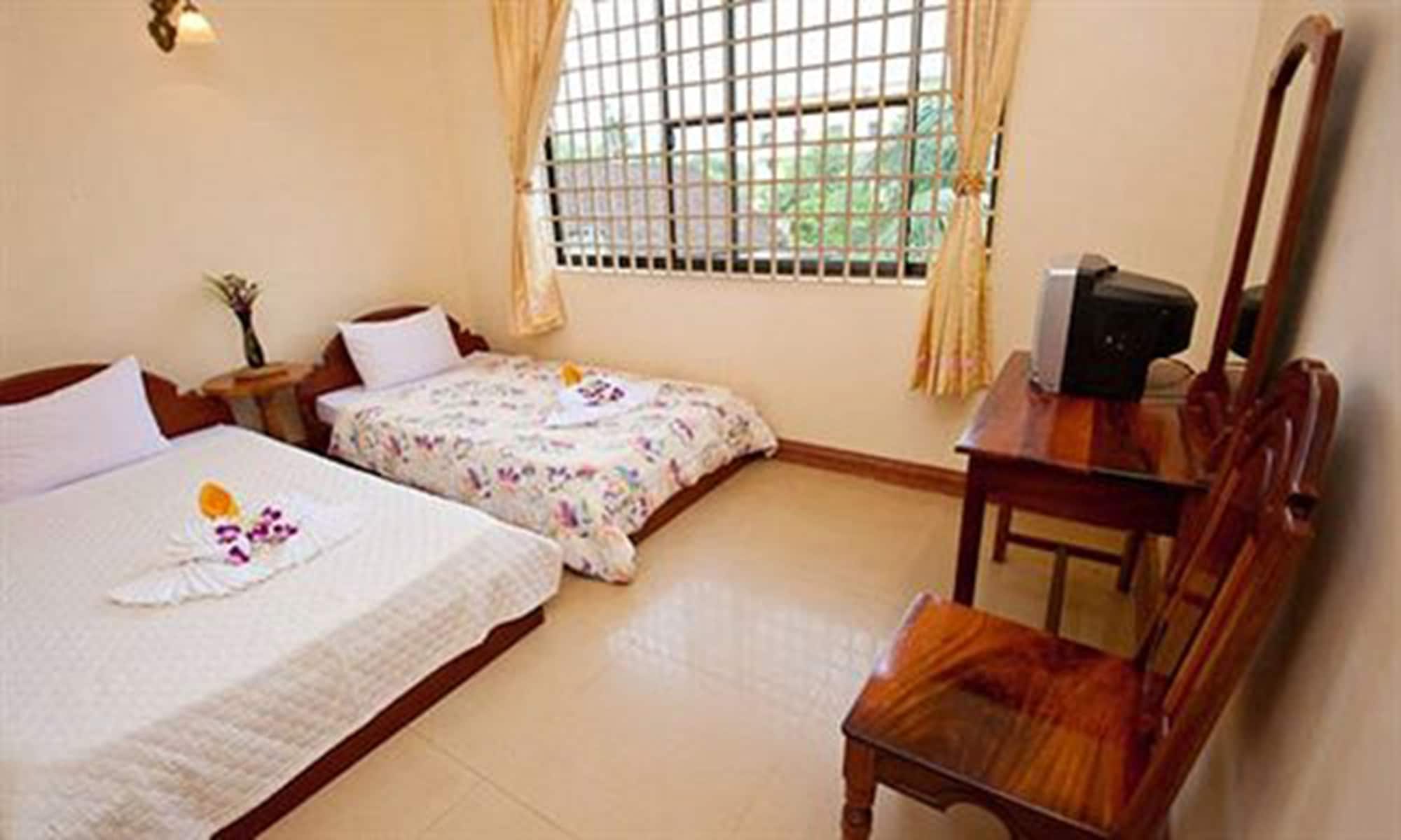 STANDARD, TRIPLE, 3 BEDS