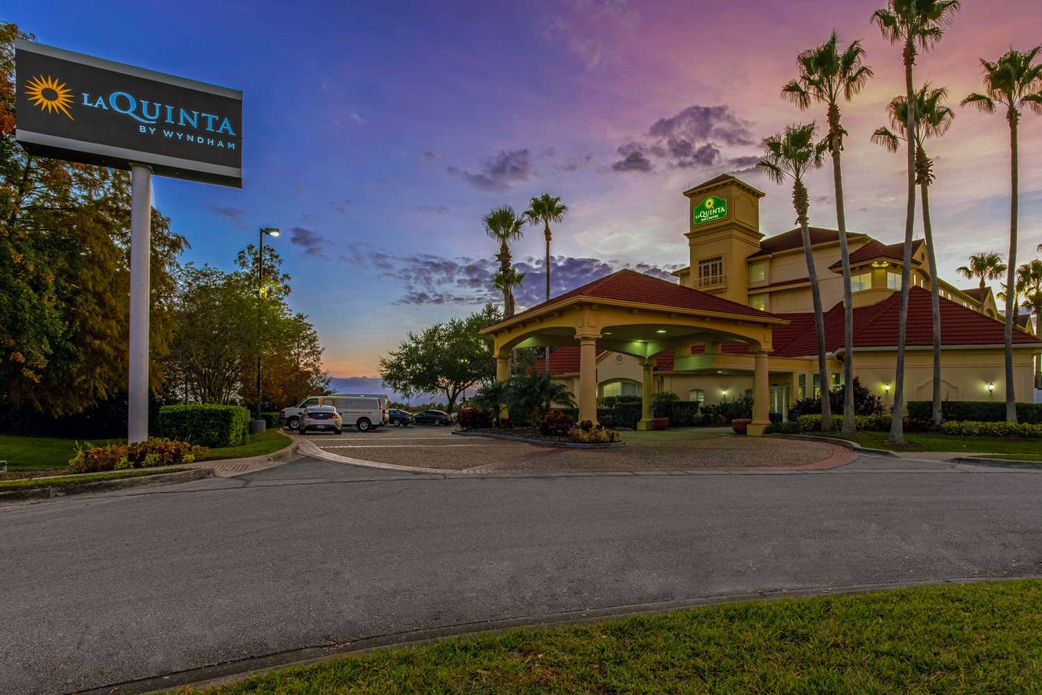 La Quinta Inn And Suites By Wyndham Orlando Airport North 37/45