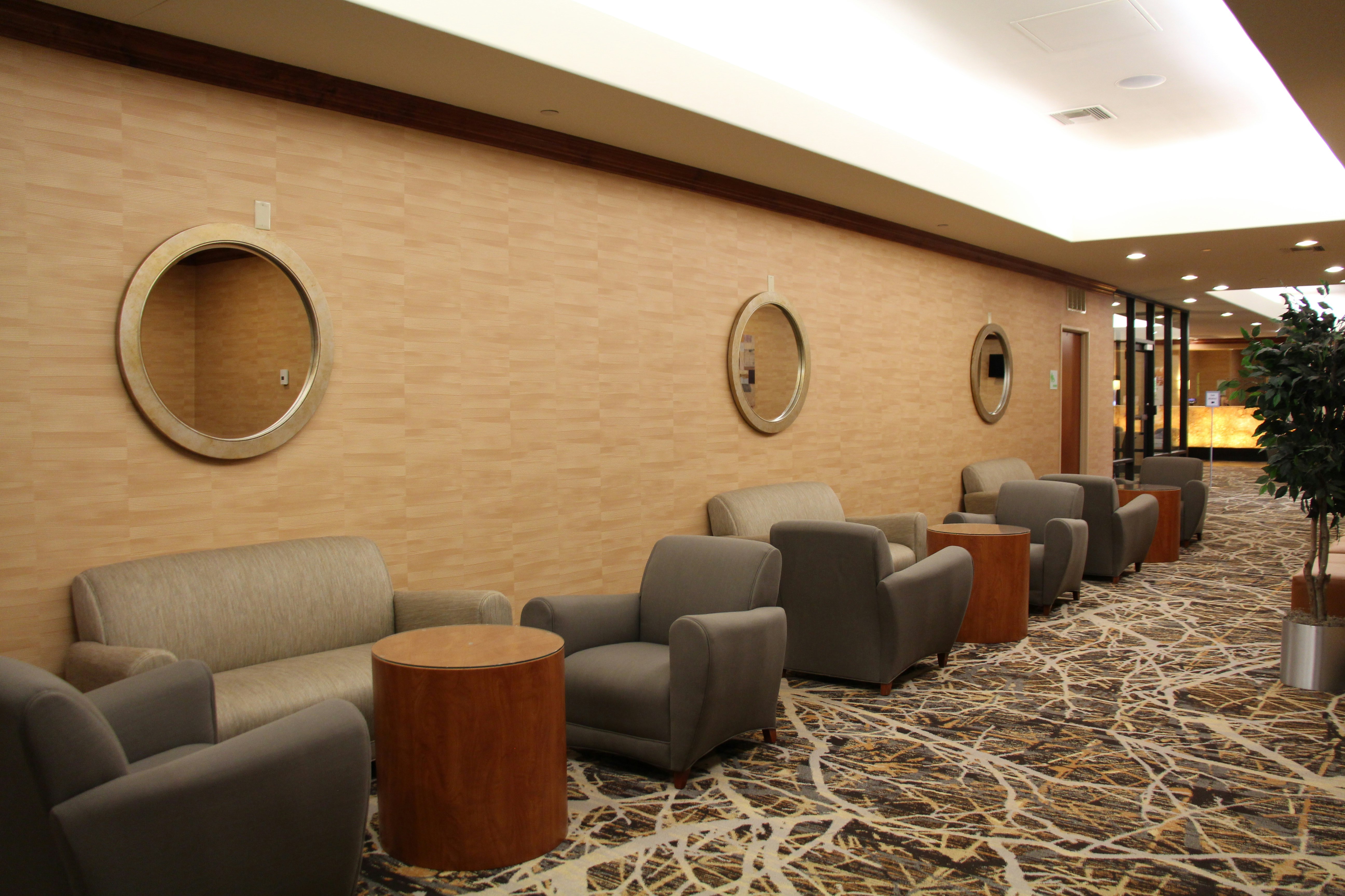 Holiday Inn Denver Lakewood 34/61