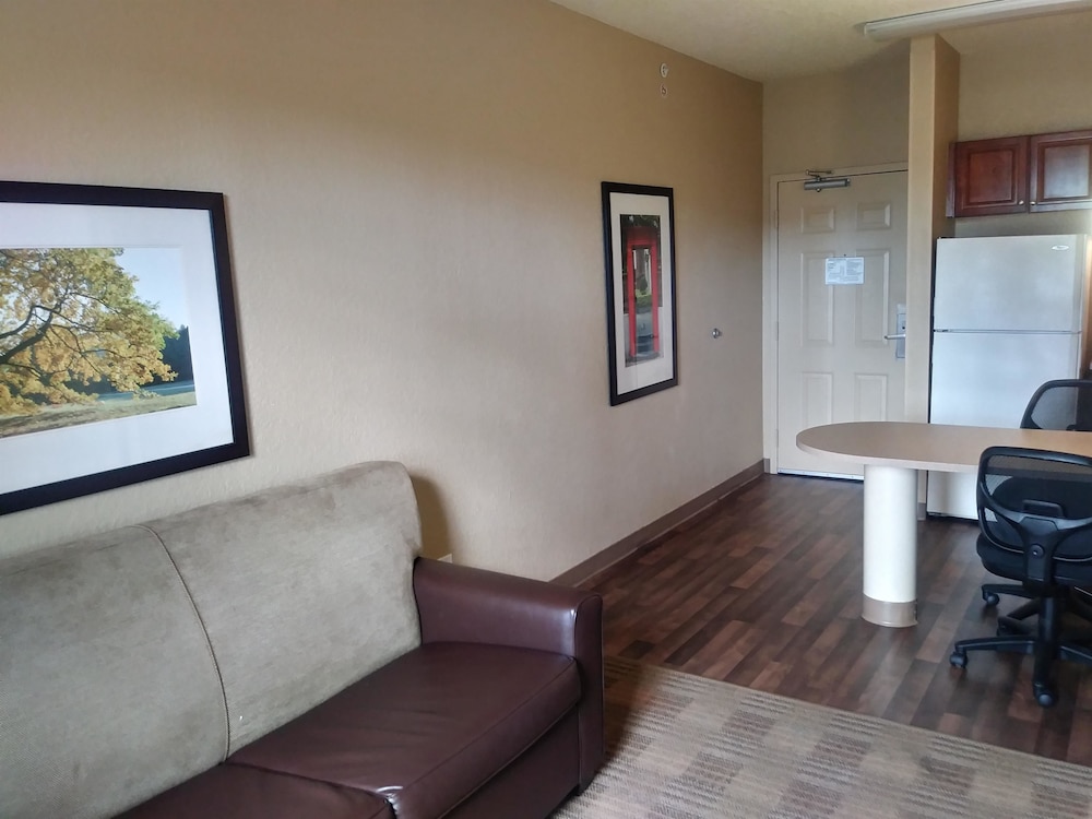 Extended Stay America Suites Orlando Southpark Commodity Cir 33/50