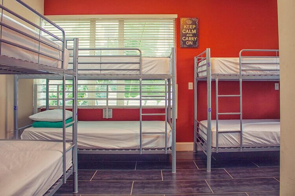 PRIVATE, 8 BEDS