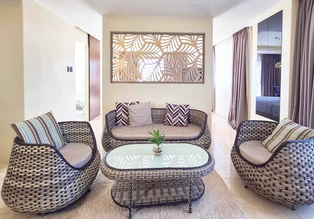 Boracay Ocean Club Beach Resort 52/77