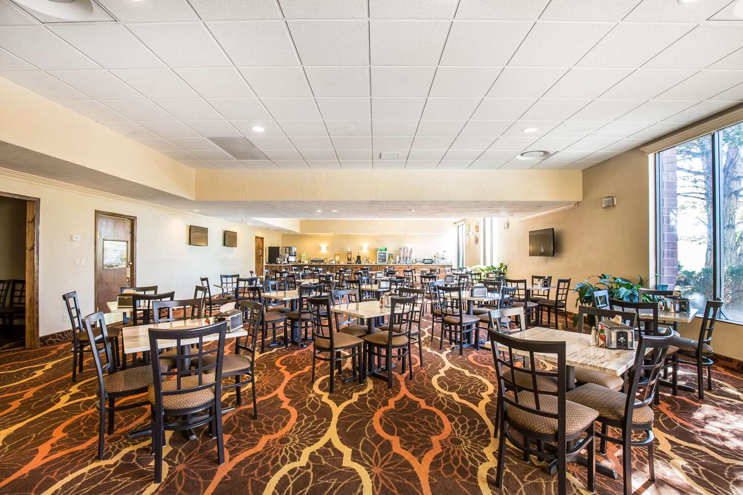 Studio6 Suites Butte, MT I-90 I-15 32/42