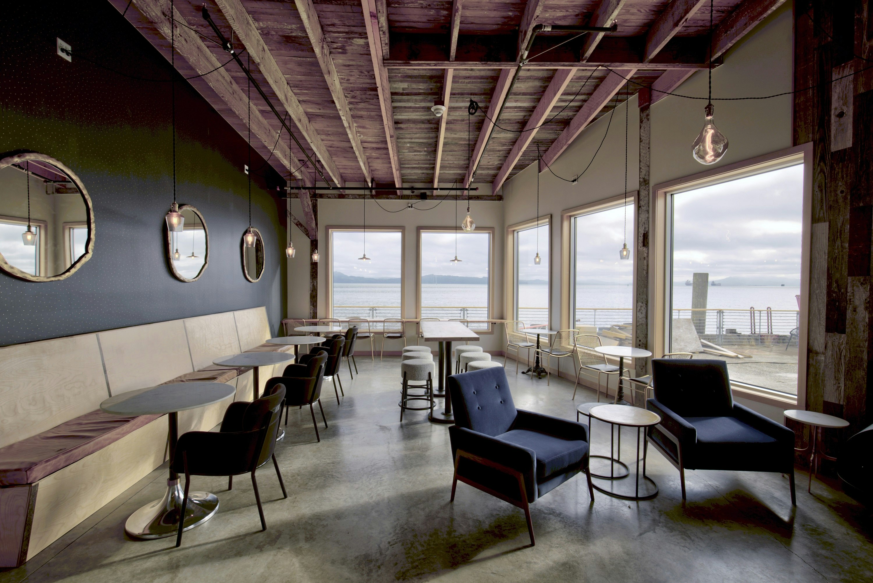 Bowline Hotel 20/30