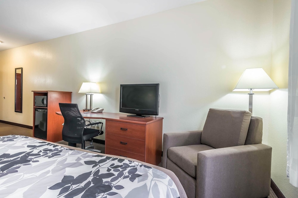 Sleep Inn & Suites University Shands 19/47
