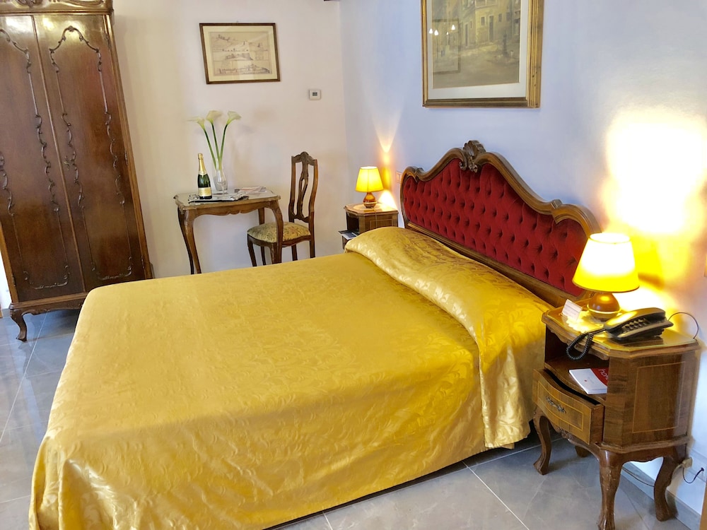 Hotel Ariel Silva 8/40