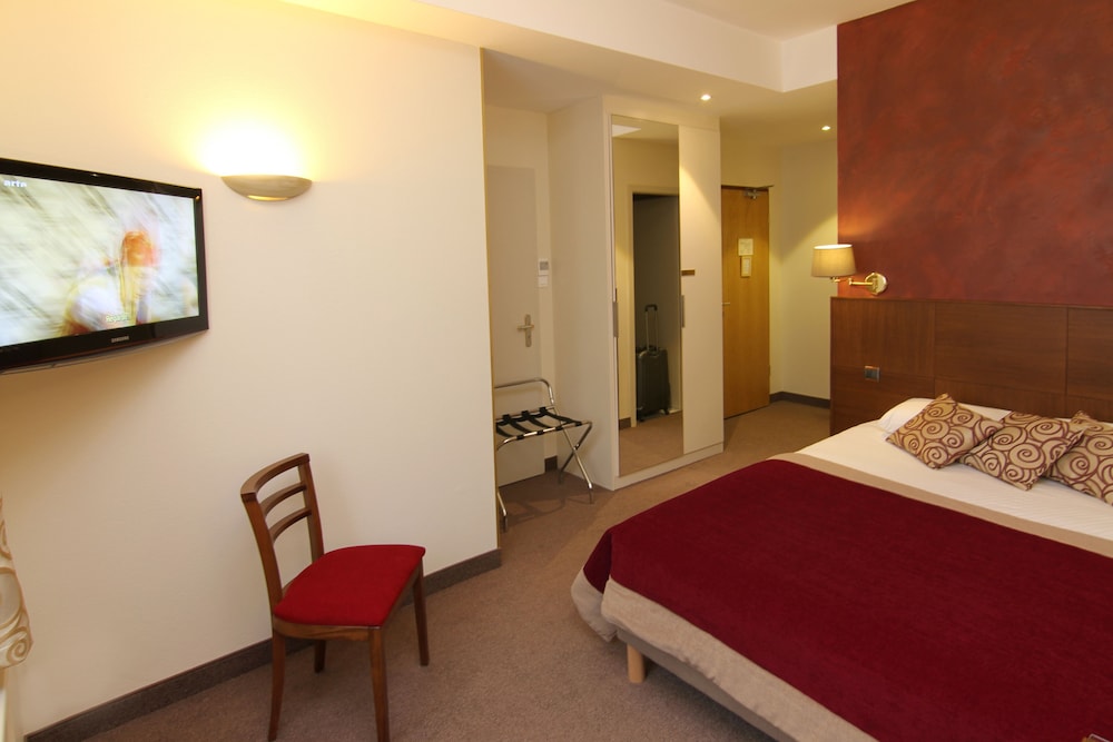 Hotel Beaucour 24/83