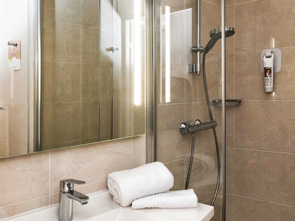 Ibis Styles Rouen Nord Barentin (Ex Ibis) 15/74