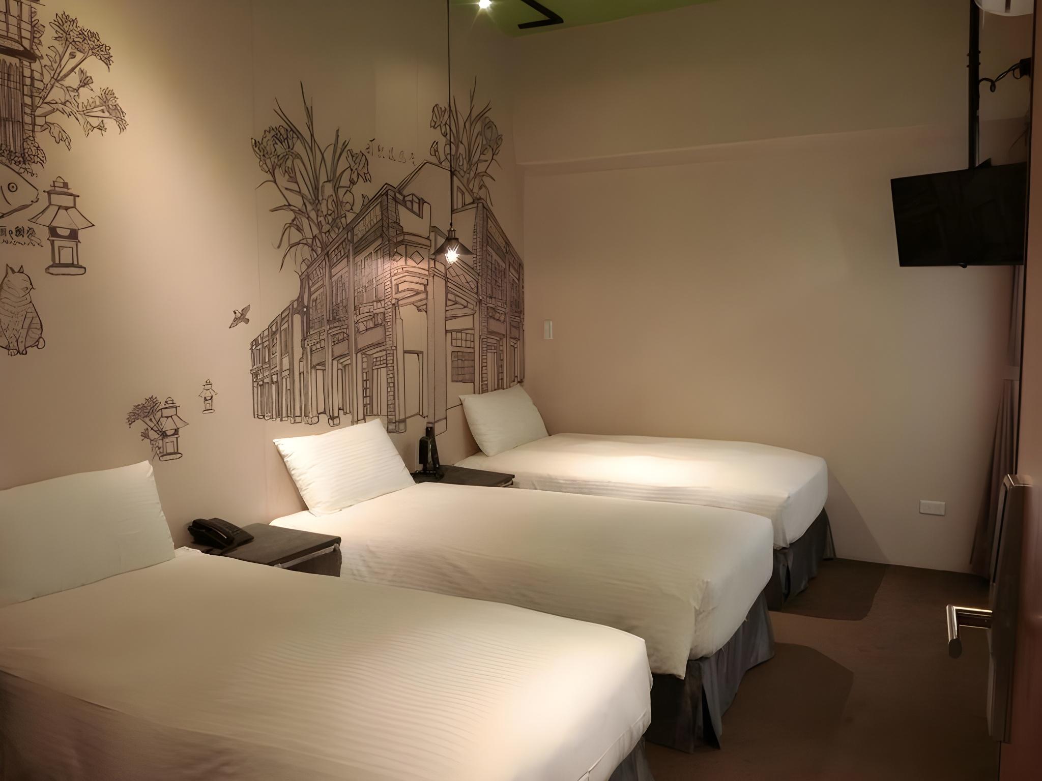 Basic, Triple, 2 Double Beds, 3 Beds, No Window