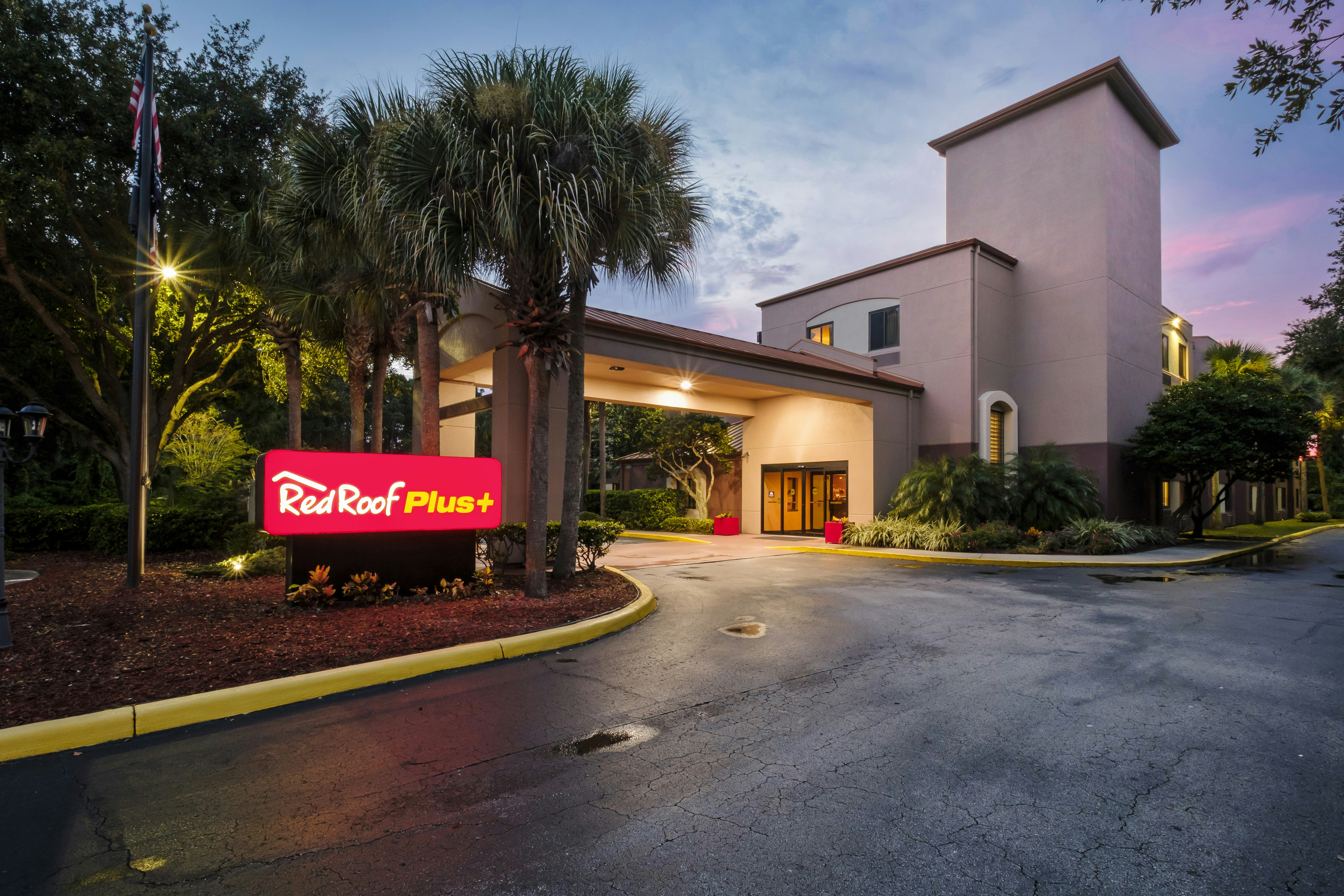 Red Roof PLUS Palm Coast in PALM COAST - FL