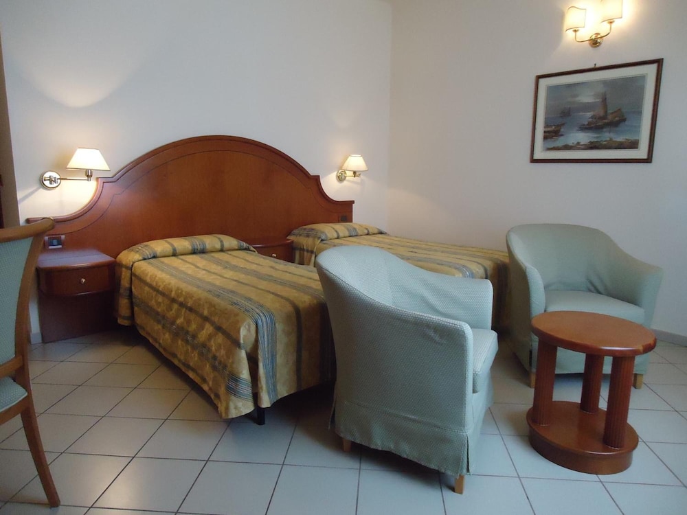 Albergo Roma 14/39