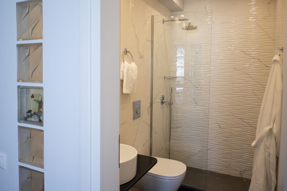 Zannis Hotel 54/55