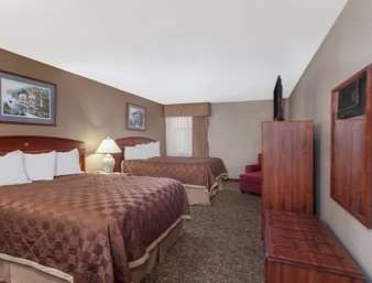 Ramada by Wyndham Fresno North 12/43