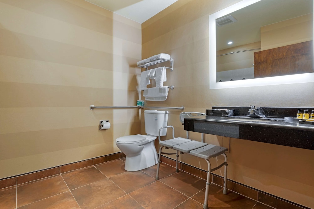 Best Western Plus Brookside Inn 15/62