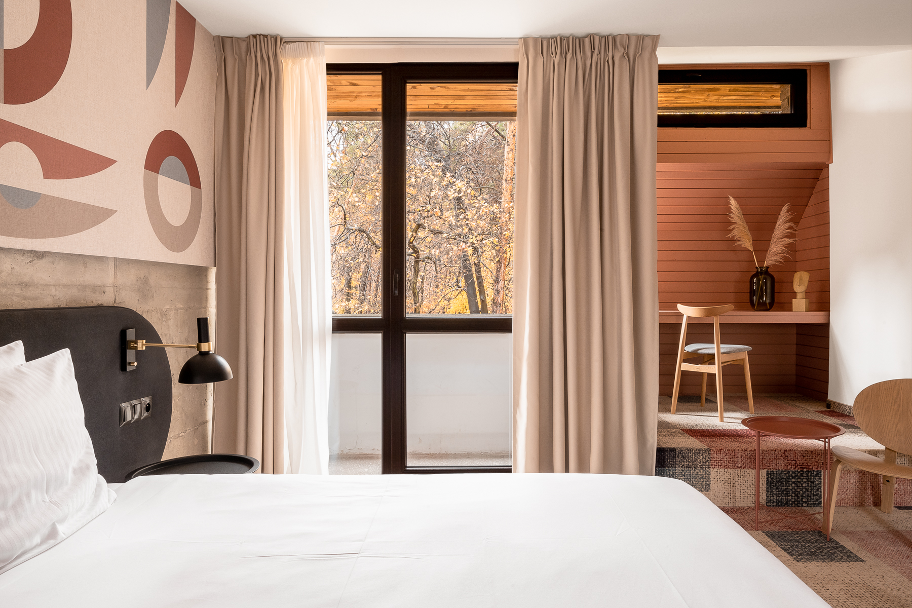 EXECUTIVE, DOUBLE BED