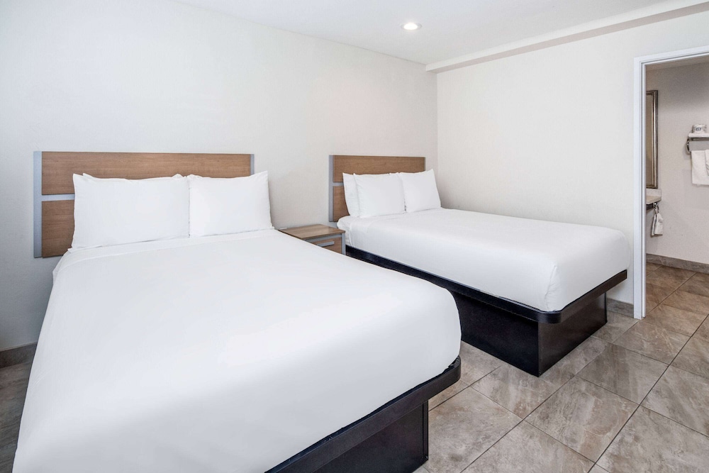 ROOM, TWIN BEDS, ACCESSIBLE