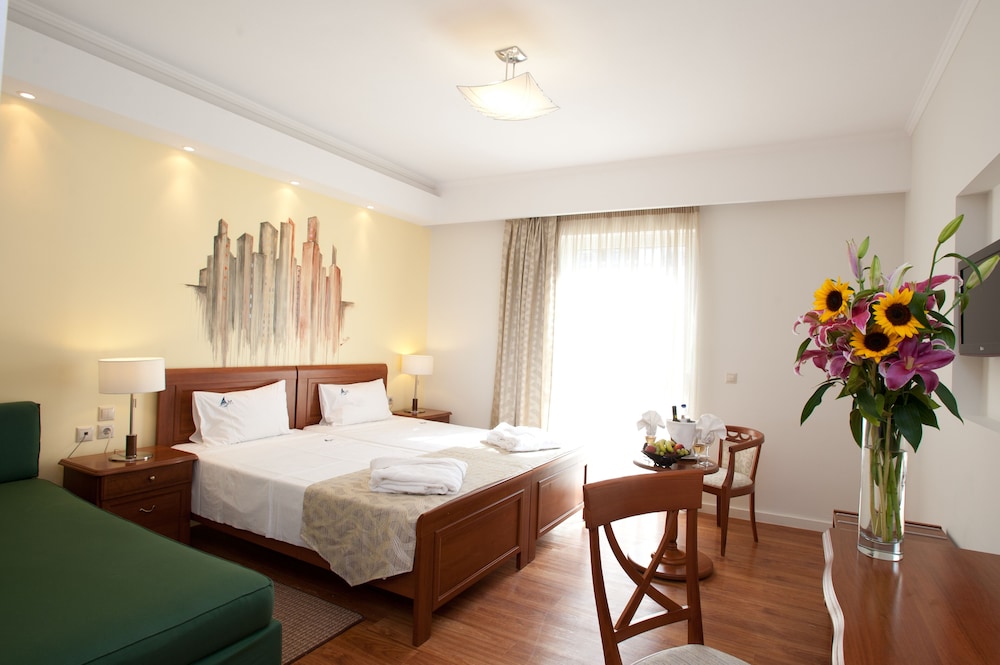 EXECUTIVE, PARTIAL SEA VIEW
