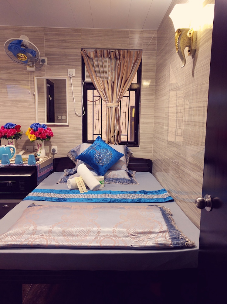 Paris Guest House( 10f Flat D2 ) 44/51