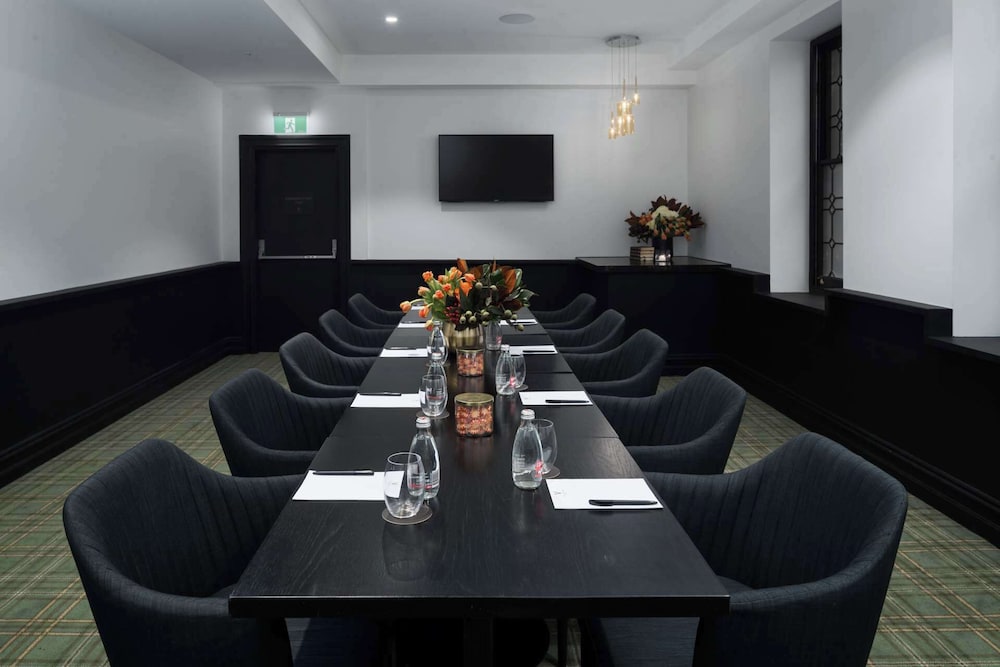 The Victoria Hotel Melbourne 59/68