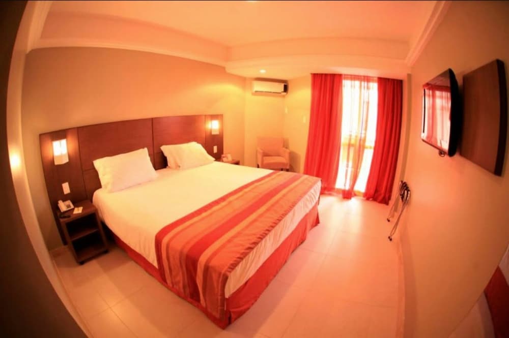 DELUXE, DOUBLE BED