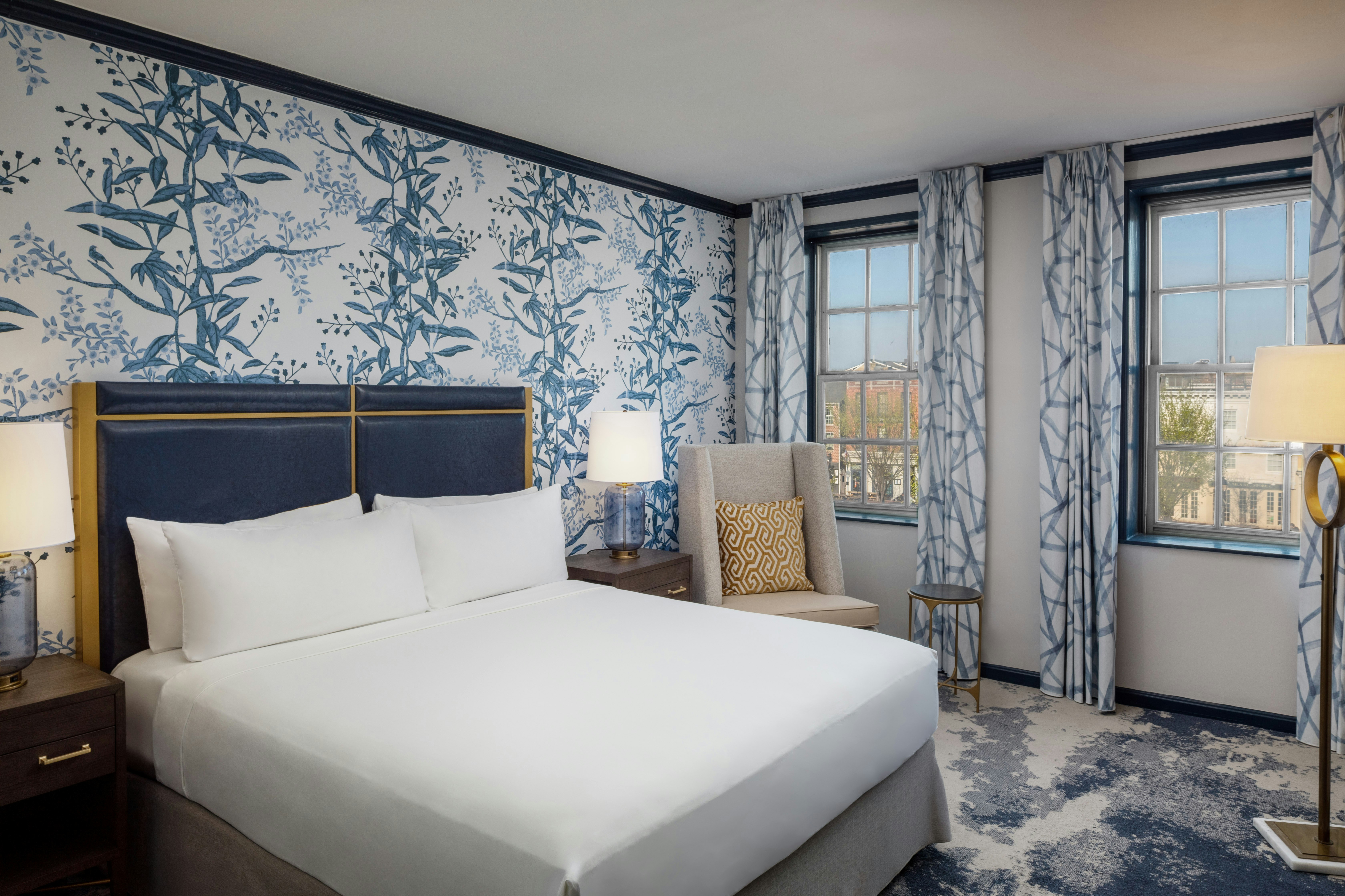 ROOM, KING BED