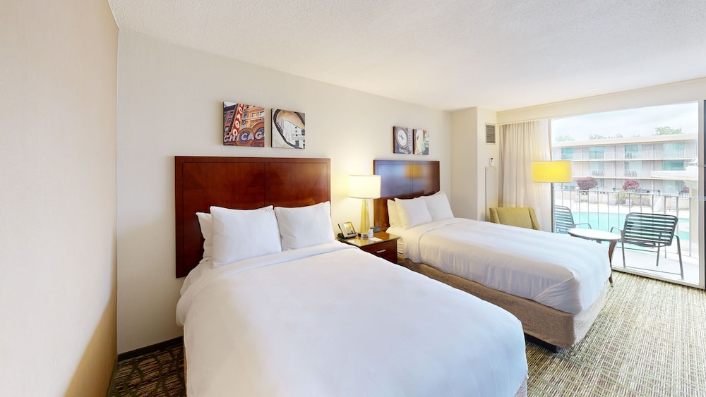 Room at Marriott O Hare Hotel, CHICAGO - IL