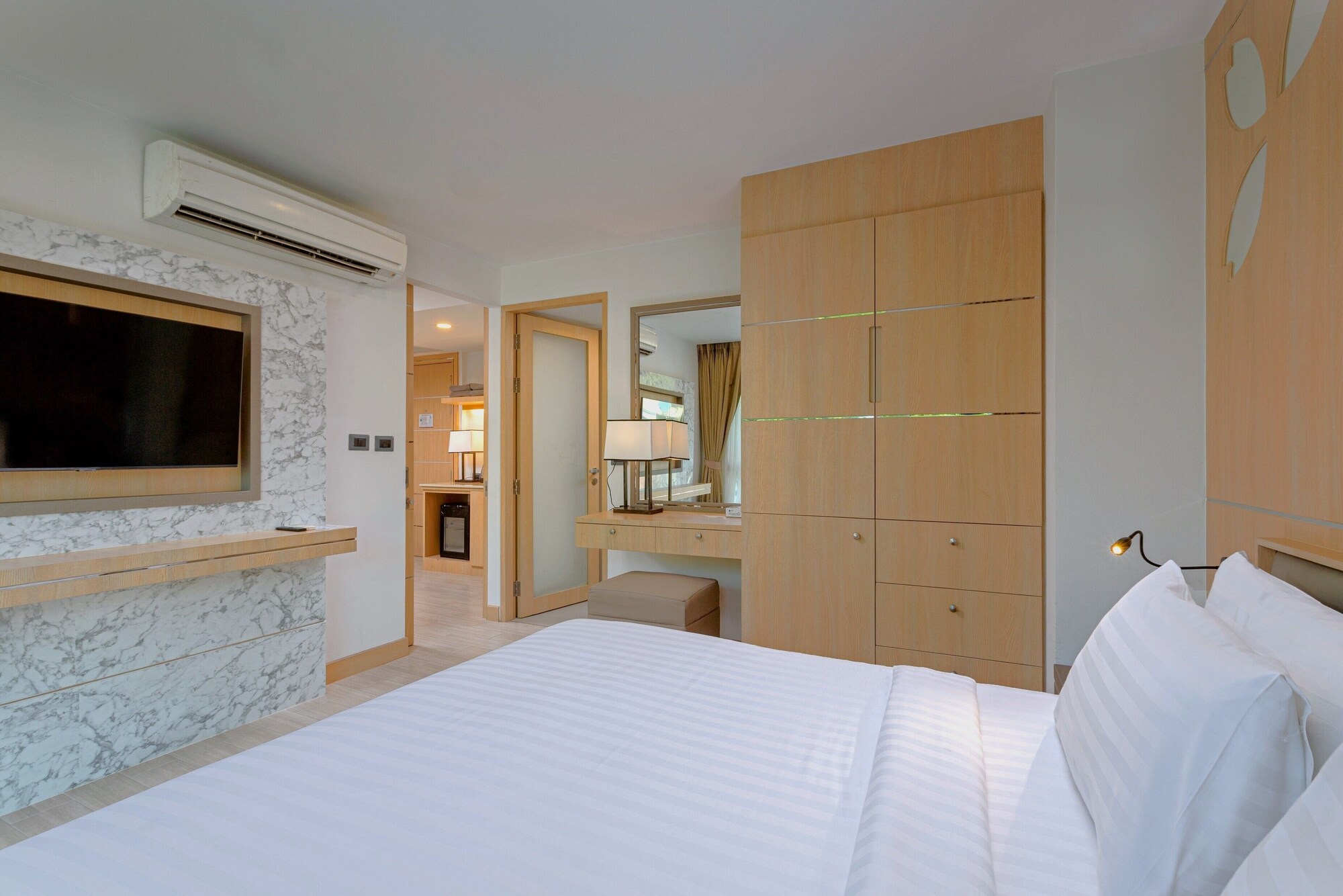 جناح بسرير كينج بغرفة نوم واحدة، Clarian Hotel Beach Patong 5/10