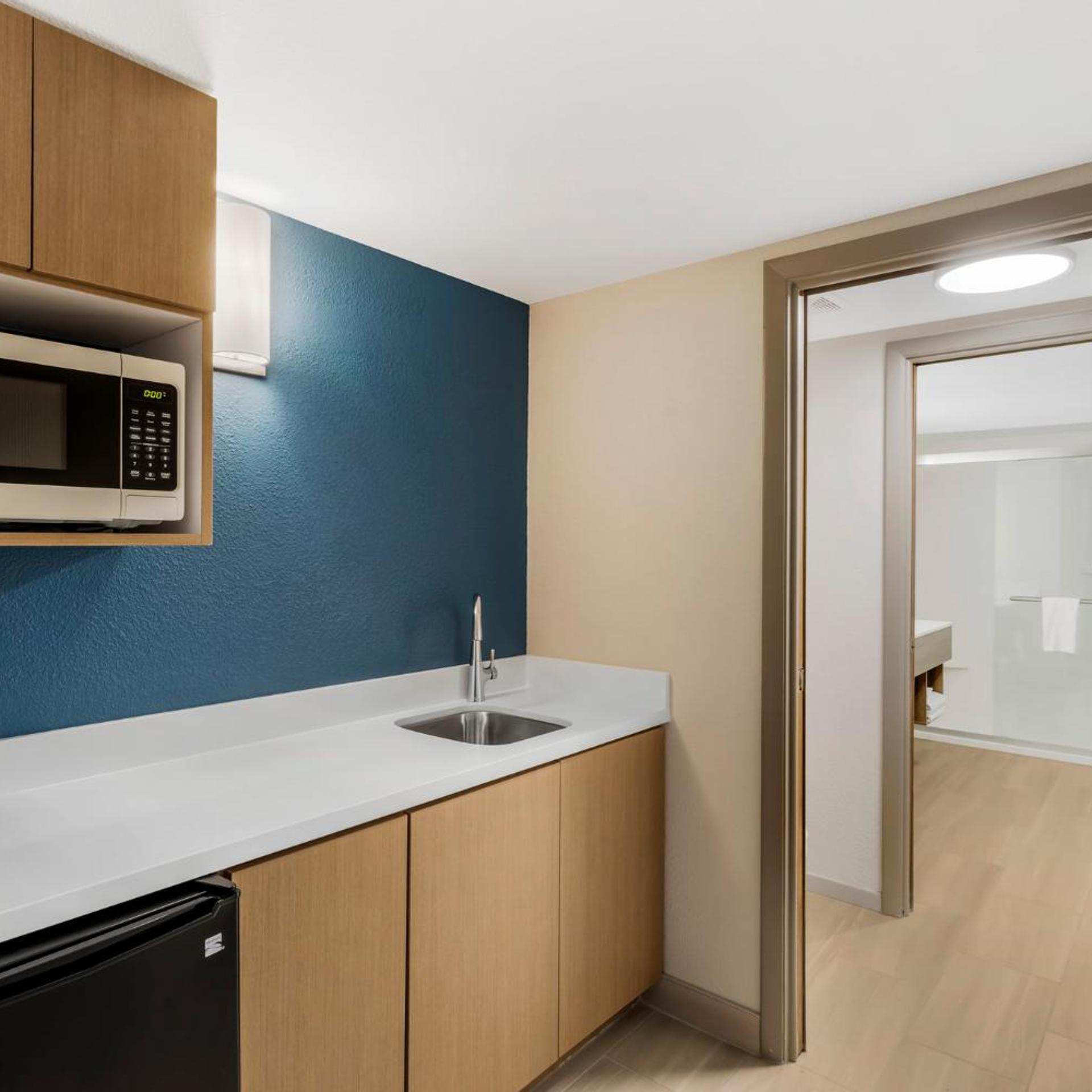جناح بسرير كينج مع أريكة، Holiday Inn Express Fallon 3/3