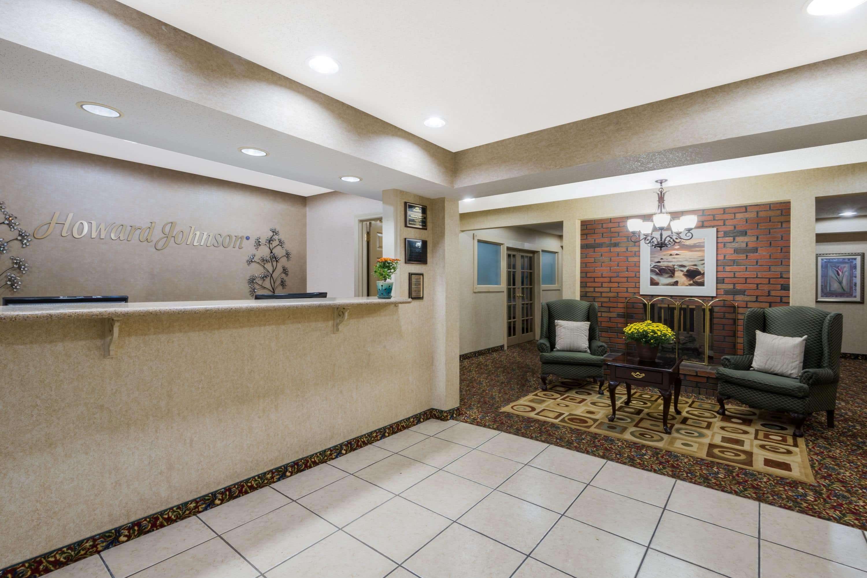 Howard Johnson By Wyndham Springfield 7/31