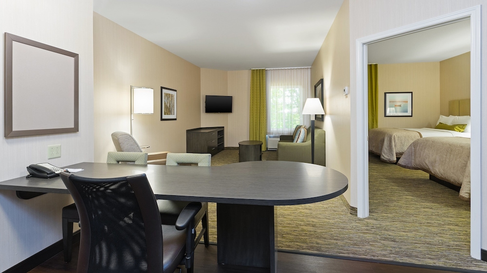 Candlewood Suites GROVE CITY - OUTLET CENTER 35/43