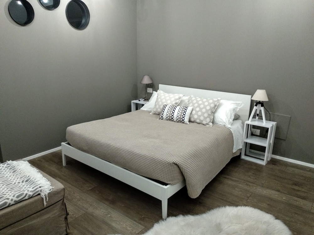 Rumi Rooms 12/34