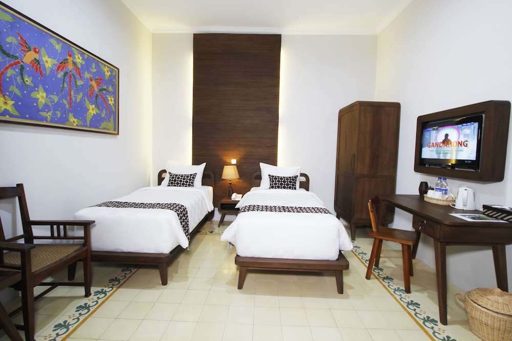 DELUXE, TWIN BEDS