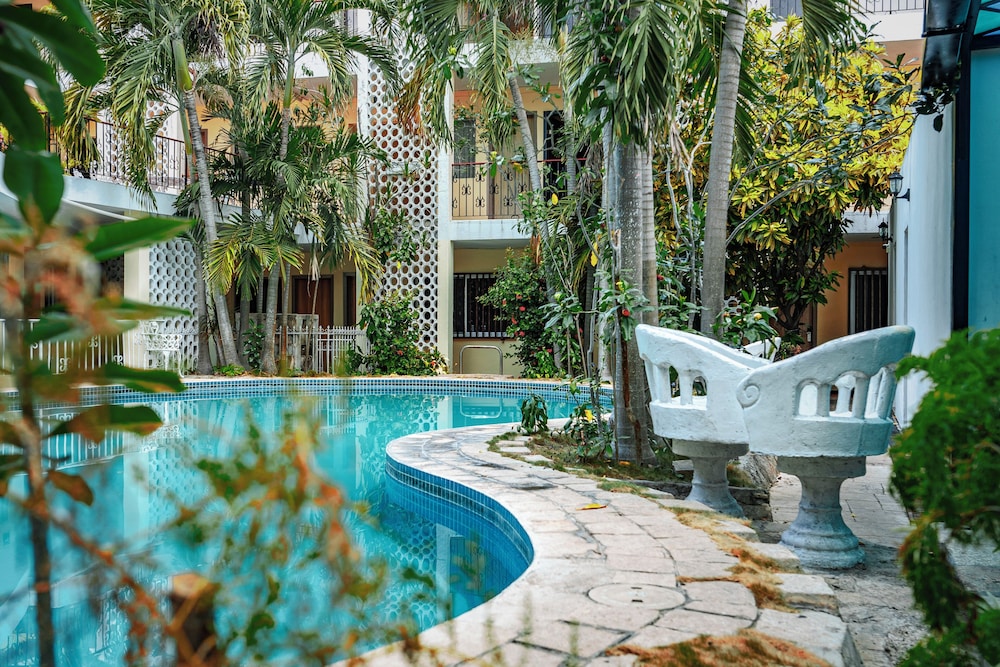 SUITE HOTEL MARIA DE LA LUZ 38/41