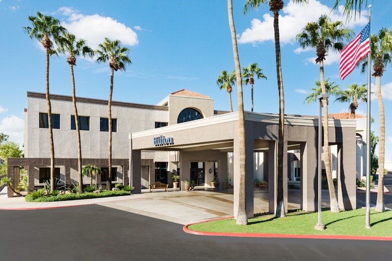 Hilton Phoenix Airport 54/56