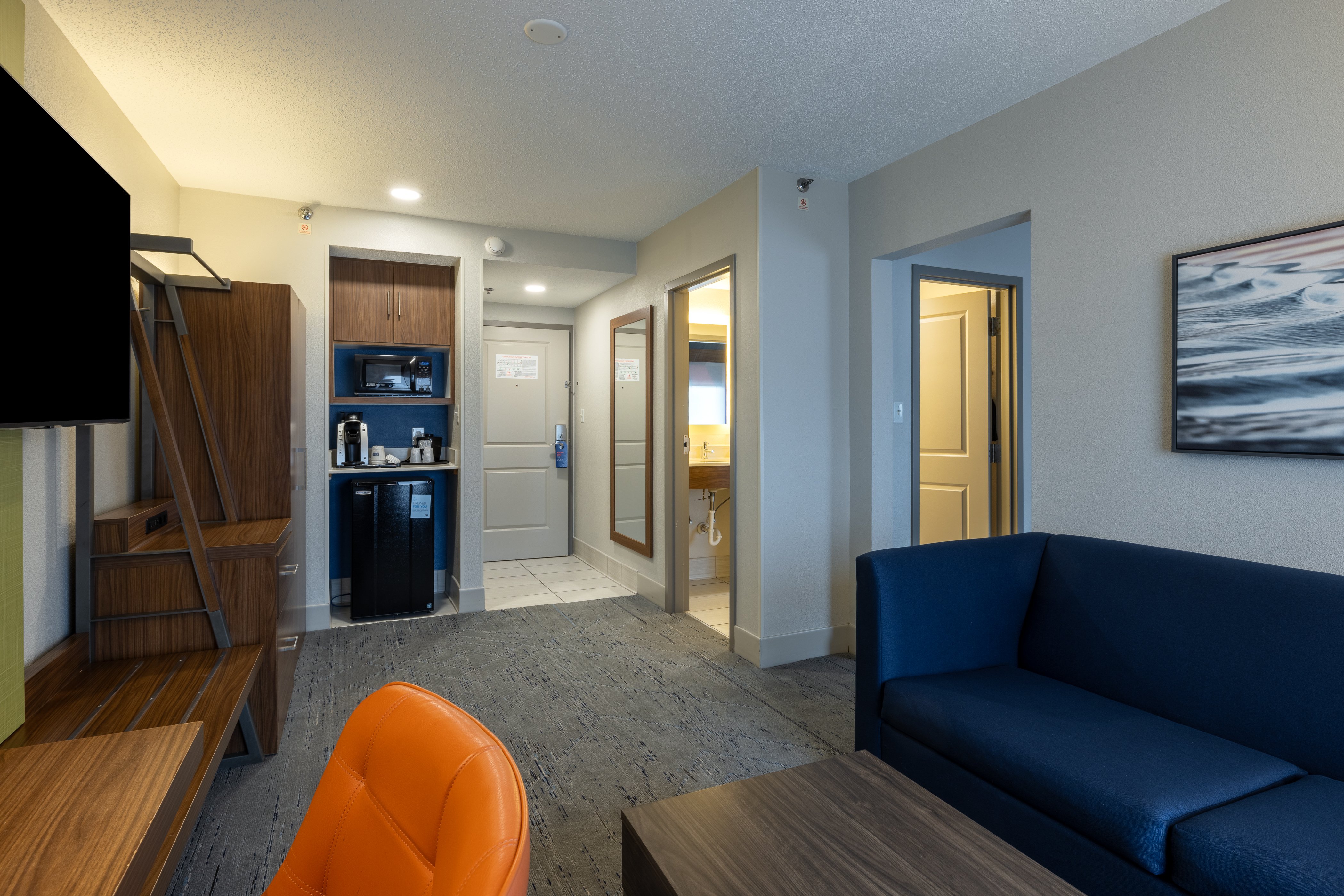 Holiday Inn Express Charleston US Hwy 17 & I-526 43/77