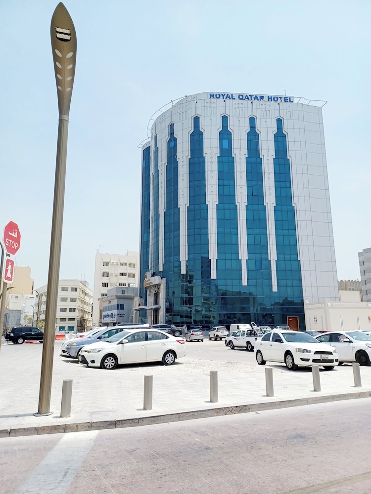 Royal Qatar Hotel 42/45