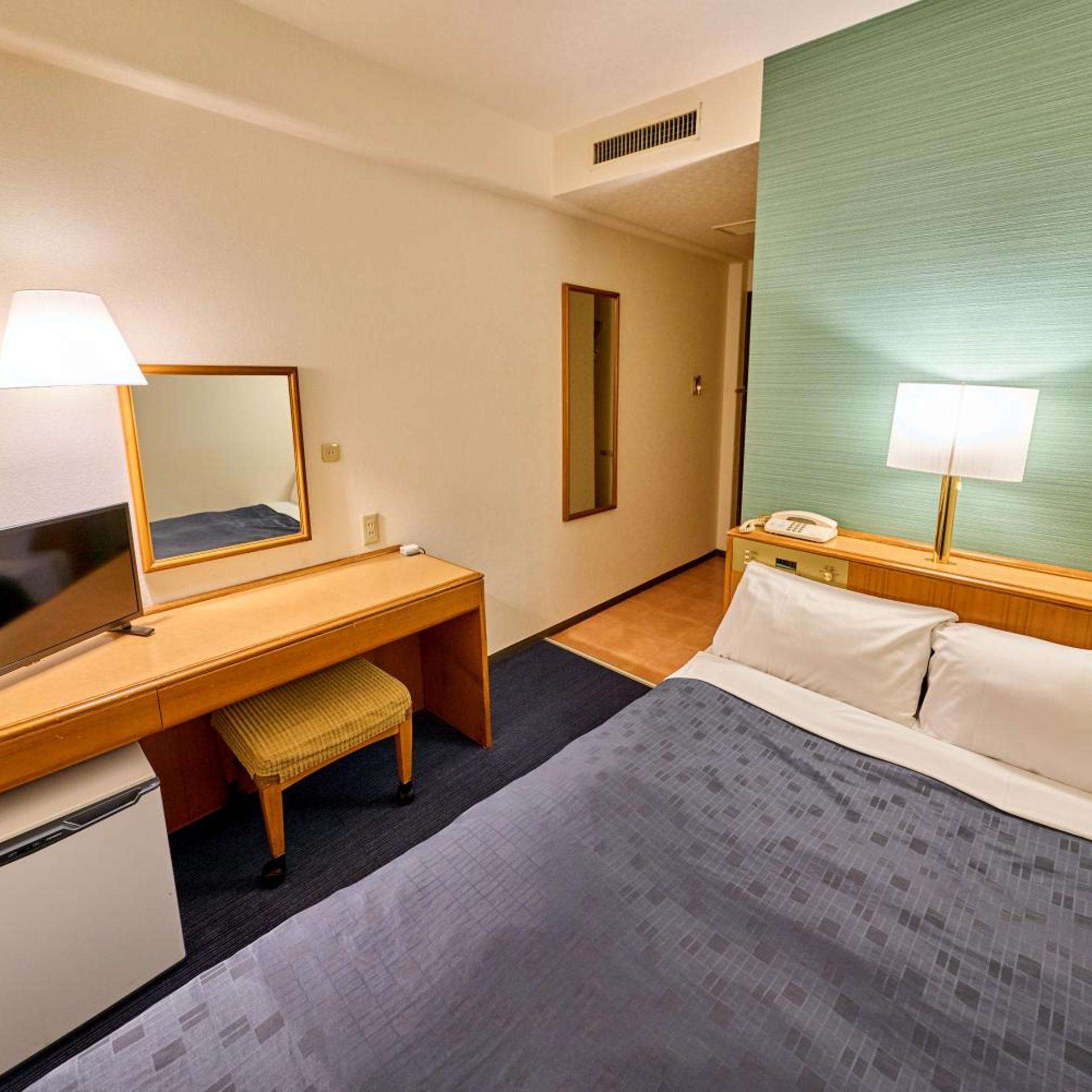 Room, Semi Double Bed