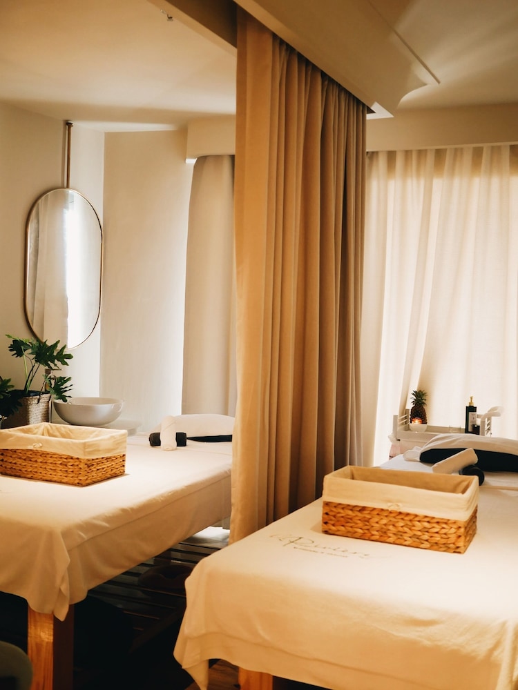 Charmant Suites a Boutique Hotel Can Tho 23/50