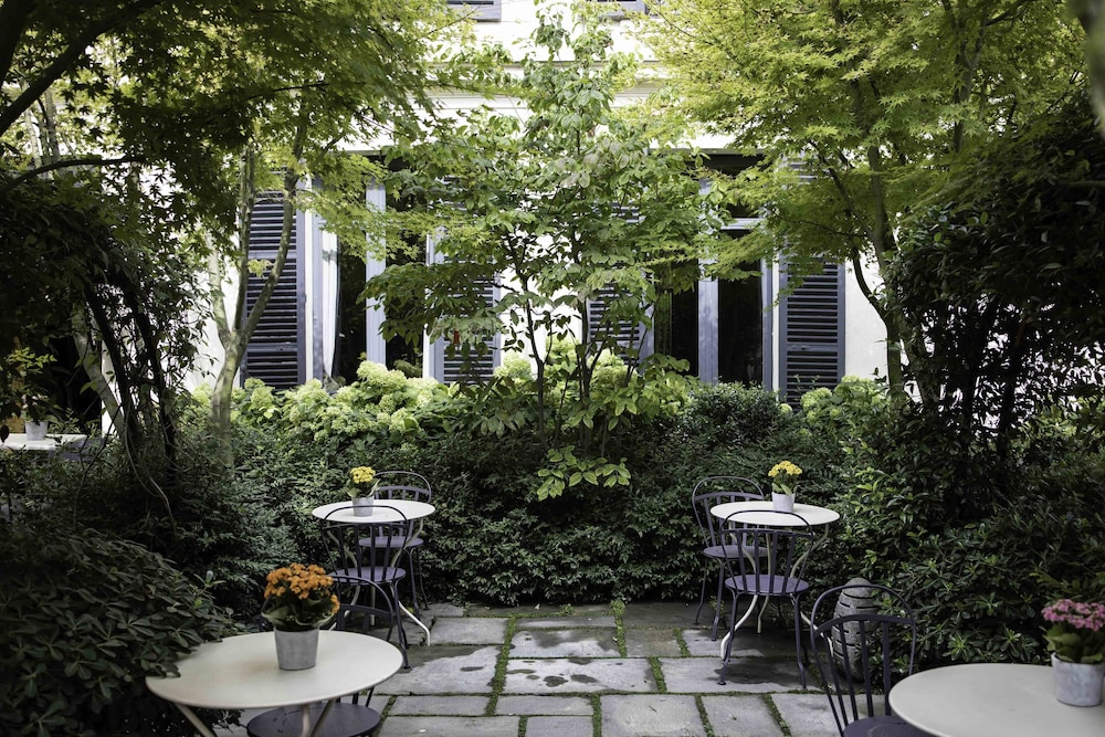 Regents Garden Hotel 38/50