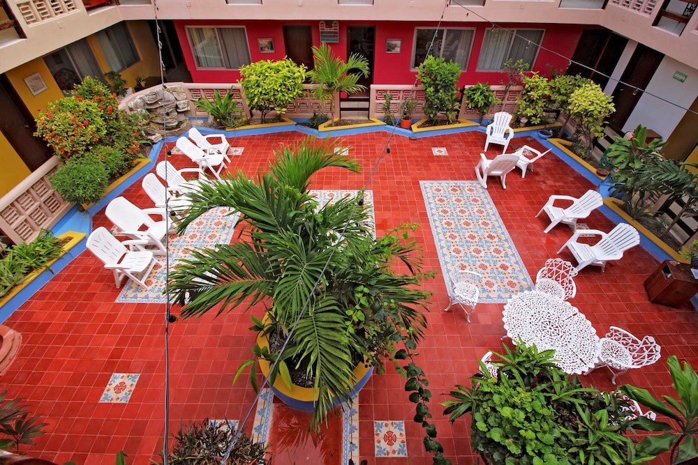 Hotel Mary Carmen 66/72