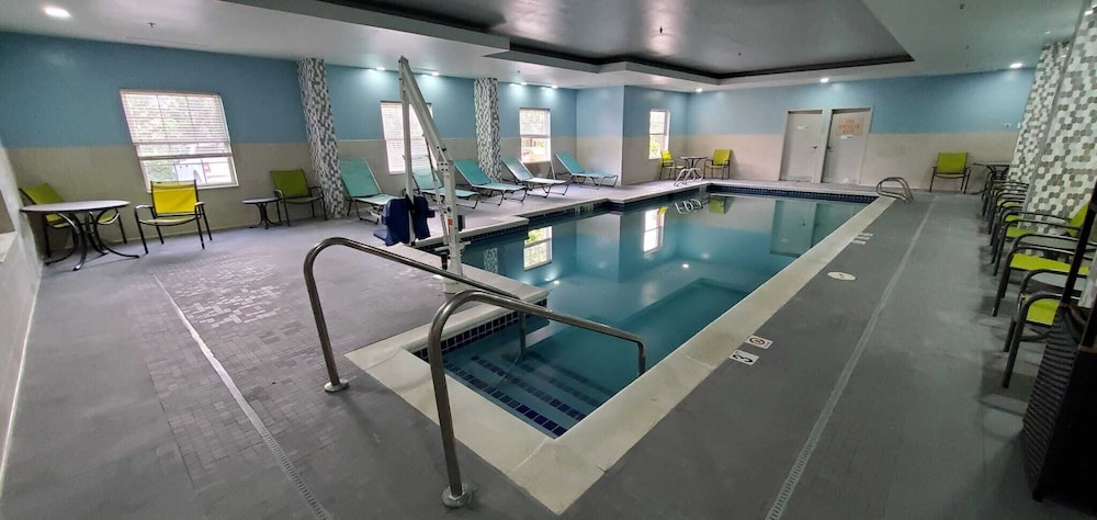 swimming pool spa