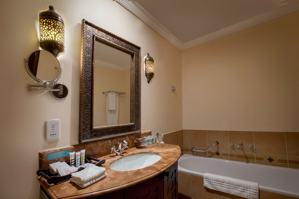 Mercure Grand Hotel Seef - All Suites 17/67