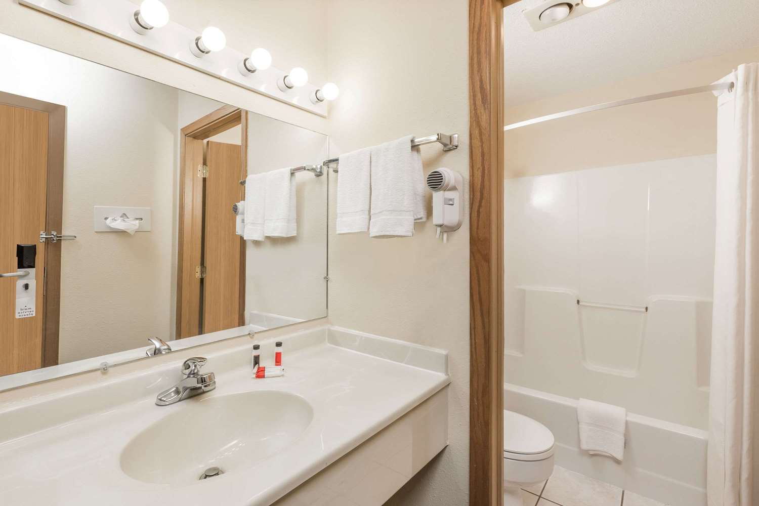 Days Inn by Wyndham Atlantic 16/17