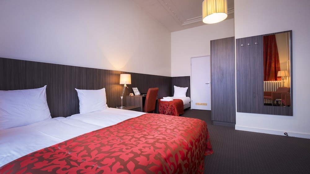 ROOM, TRIPLE