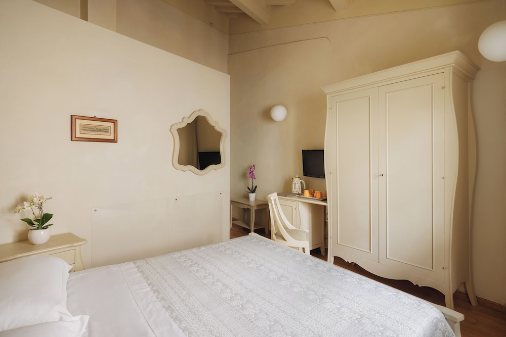 غرفة كلاسيكية بسرير مزدوج، Relais I Miracoli 5/10