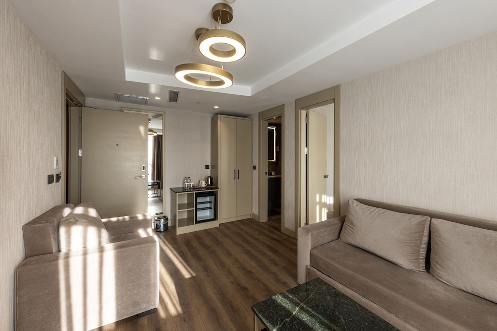 The Nest Hotel 53/70