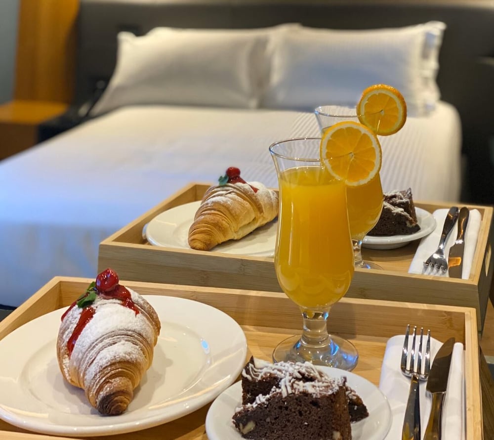 Black Diamond Hotel 16/21